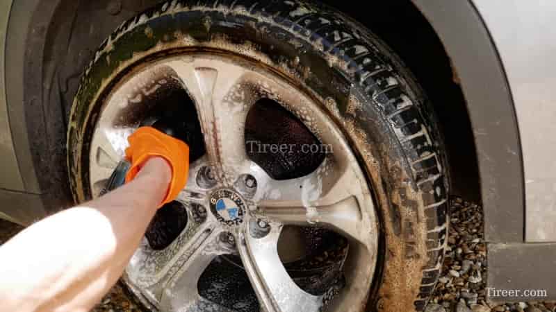 Tire cleaners can cause dry rot and cracking
